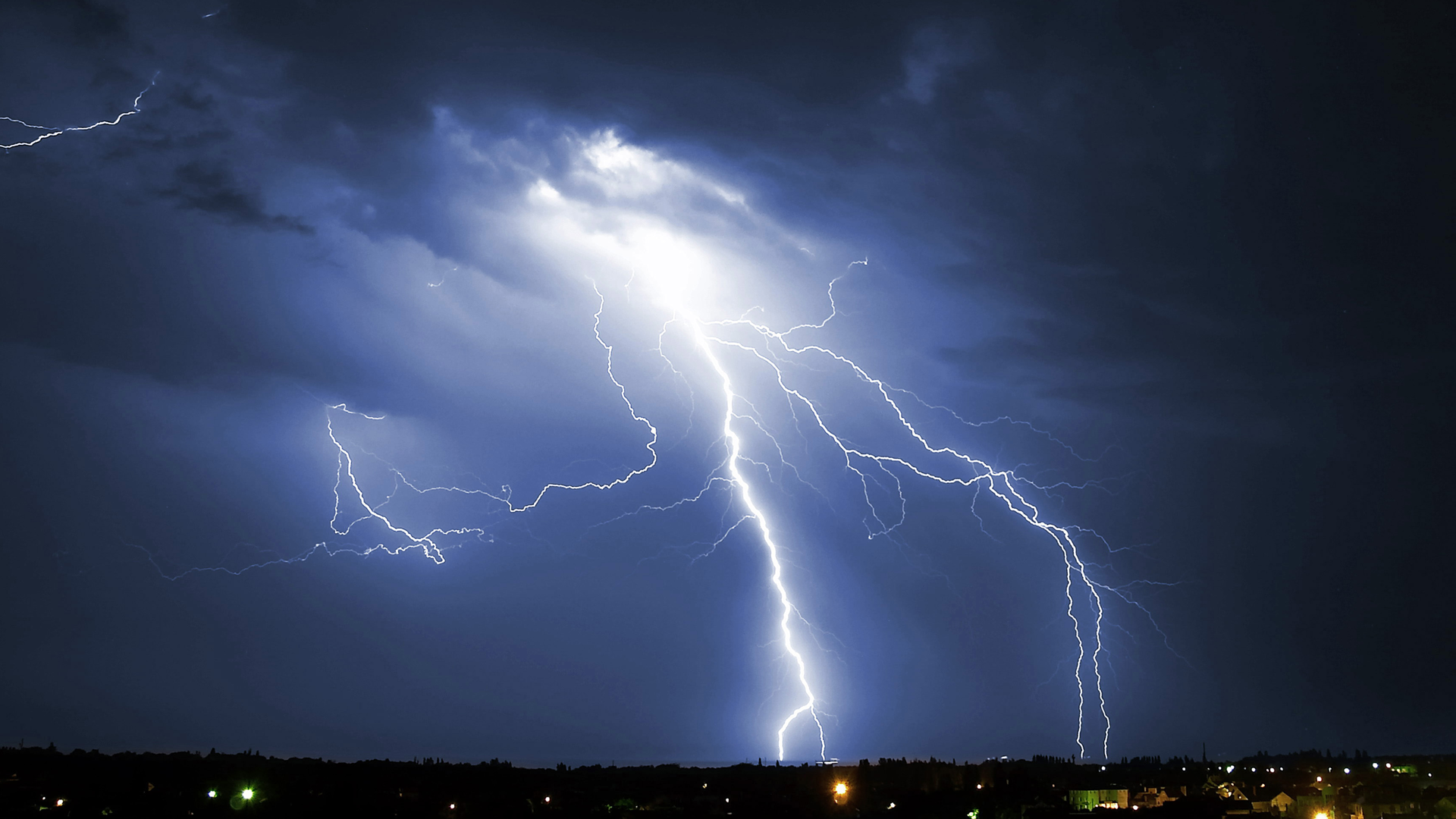 What Causes Lightning WeatherNation